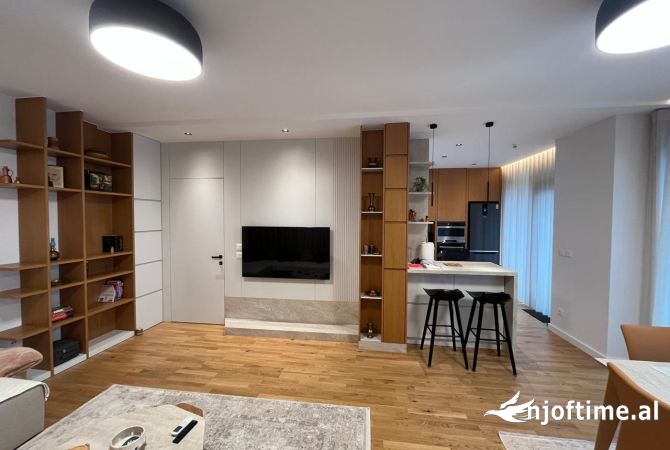 Shtepi me qera Apartament ne Tirane, 2+1, Mobilimi E mobiluar, Pagesa 2,300  Euro.