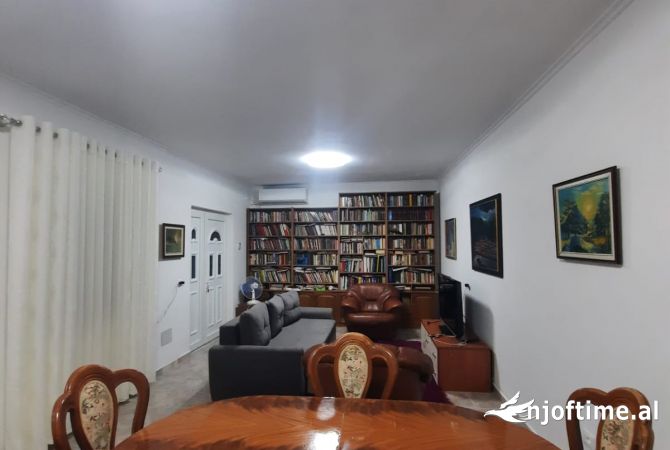 Shtepi me qera Duplex(shtepi me 2 kate) ne Tirane, 2+1, Mobilimi E mobiluar, Pagesa 1,300  Euro.