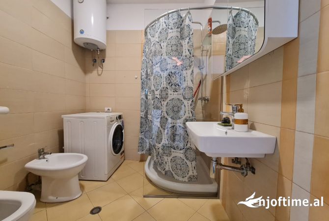 Shtepi me qera 2+1 ne Tirane - 650 Euro