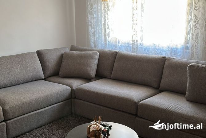 Shtepi ne shitje Apartament ne Tirane, 1+1, Mobilimi E mobiluar, Pagesa 110,000  Euro.
