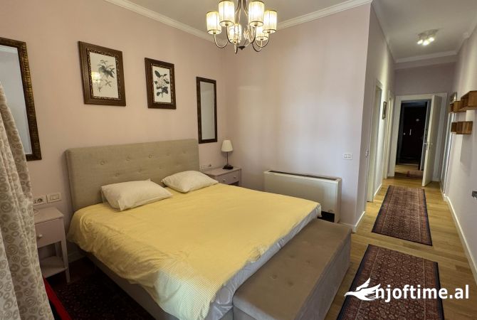 Shtepi me qera Apartament ne Tirane, 3+1, Mobilimi E mobiluar, Pagesa 3,000  Euro.