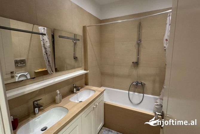 Shtepi me qera Apartament ne Tirane, 3+1, Mobilimi E mobiluar, Pagesa 3,000  Euro.