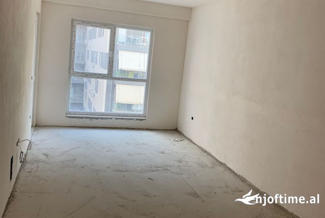 Shtepi ne shitje Apartament ne Tirane, 1+1, Mobilimi Bosh, pa mobiluar, Pagesa 104,500  Euro.