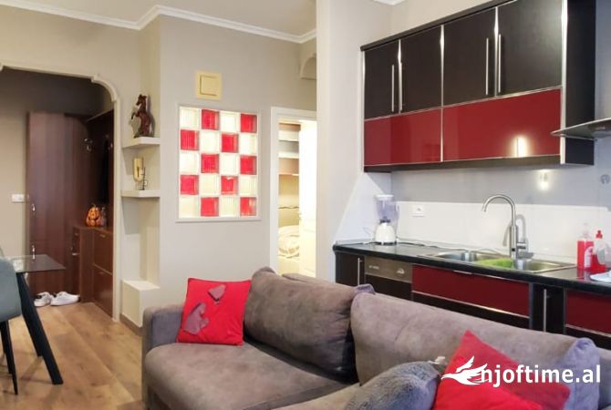 Shtepi me qera 2+1 ne Tirane - 700 Euro