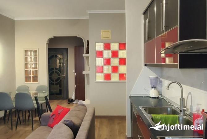 Shtepi me qera 2+1 ne Tirane - 700 Euro