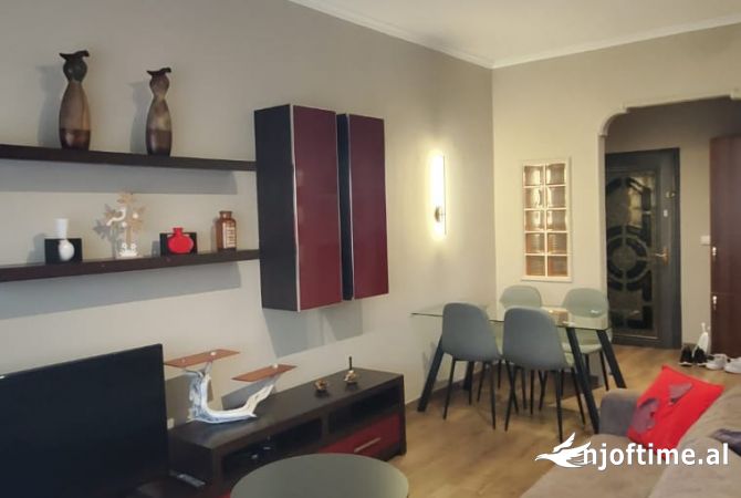 Shtepi me qera 2+1 ne Tirane - 700 Euro