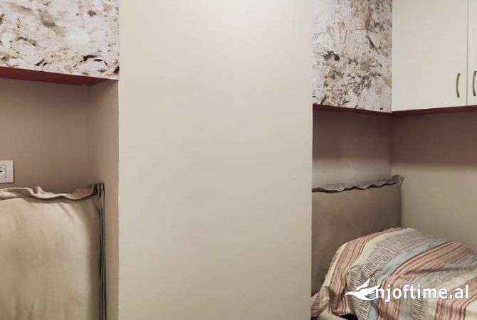 Shtepi me qera Apartament ne Tirane, 2+1, Mobilimi E mobiluar, Pagesa 700  Euro.