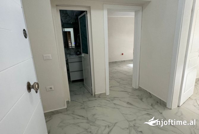 Ambient biznesi me qera 3+1 ne Tirane - 500 Euro