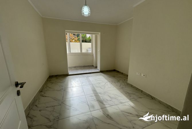 Ambient biznesi me qera 3+1 ne Tirane - 500 Euro