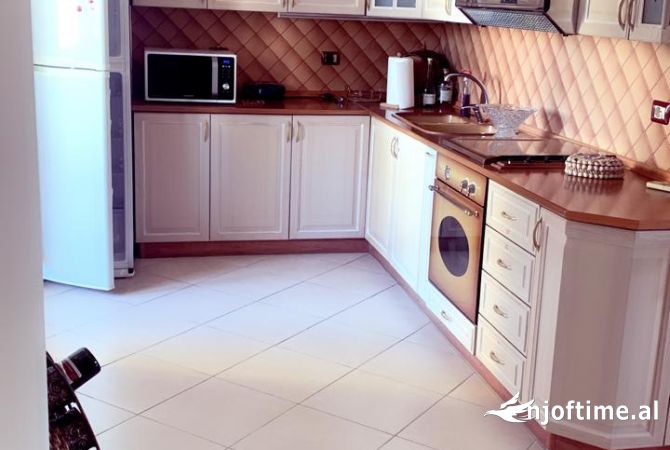 Shtepi me qera 2+1 ne Tirane - 600 Euro