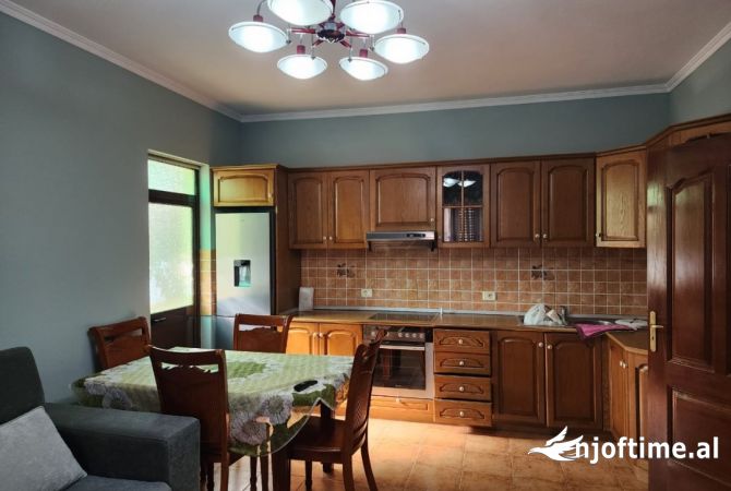 Shtepi me qera 3+1 ne Tirane - 100,000 Leke