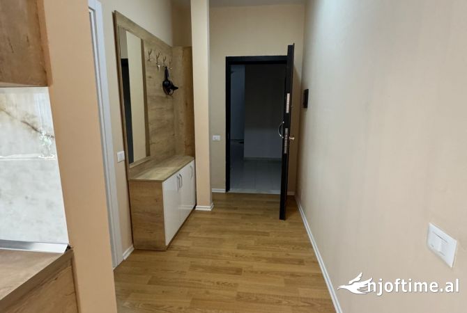 Shtepi ne shitje Apartament ne Tirane, 1+1, Mobilimi E mobiluar, Pagesa 130,000  Euro.
