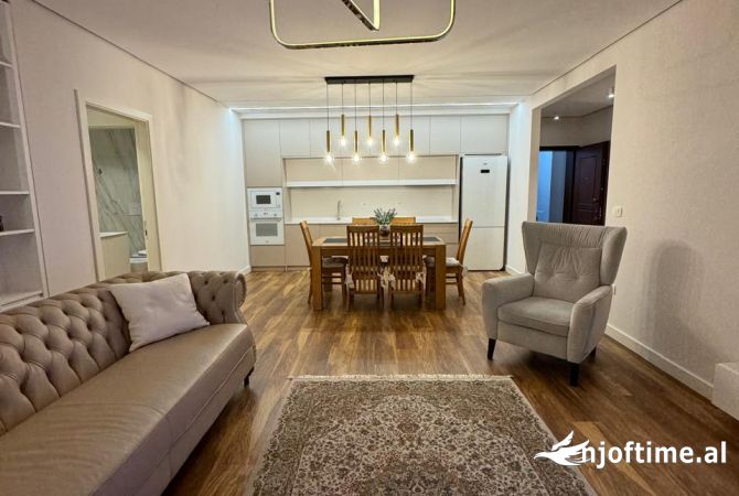 Shtepi me qera 2+1 ne Tirane - 2,500 Euro
