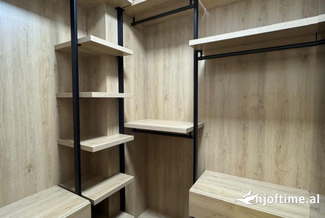 Shtepi me qera Apartament ne Tirane, 2+1, Mobilimi E mobiluar, Pagesa 2,500  Euro.