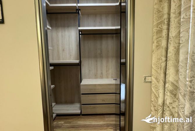 Shtepi me qera Apartament ne Tirane, 2+1, Mobilimi E mobiluar, Pagesa 2,500  Euro.