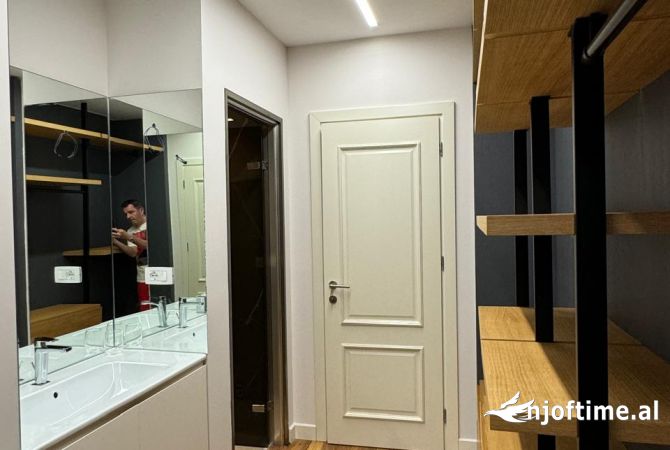 Shtepi me qera Apartament ne Tirane, 2+1, Mobilimi E mobiluar, Pagesa 2,500  Euro.