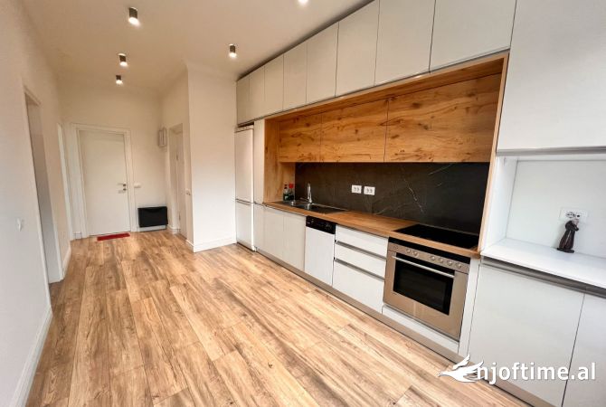 Shtepi me qera Apartament ne Tirane, 2+1, Mobilimi Bosh, pa mobiluar, Pagesa 700  Euro.
