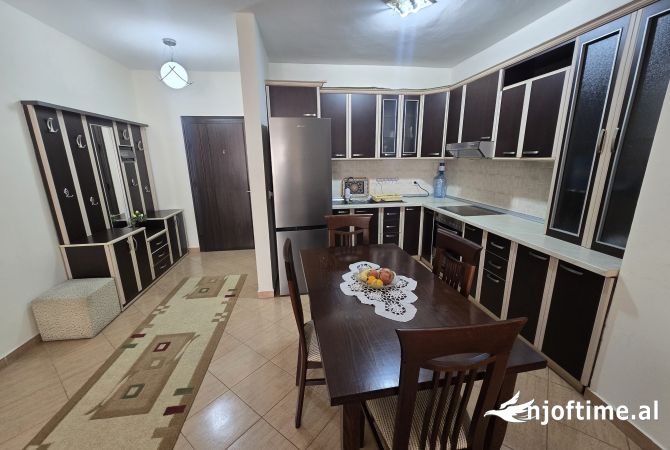 Shtepi me qera 2+1 ne Tirane - 450 Euro