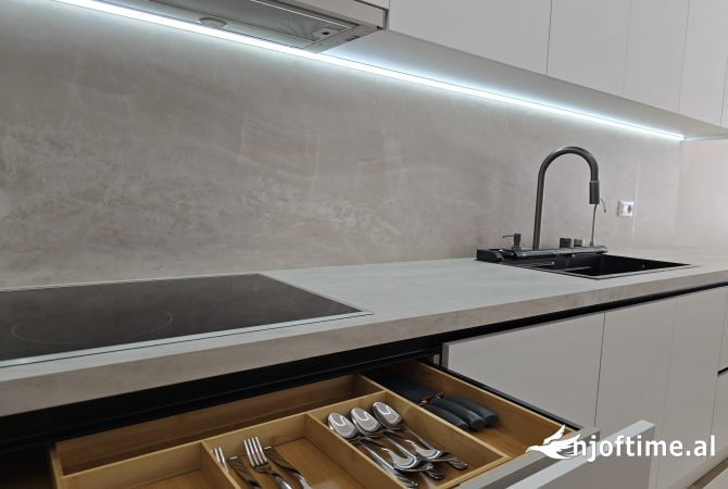 Shtepi me qera Apartament ne Tirane, 1+1, Mobilimi E mobiluar, Pagesa 900  Euro.