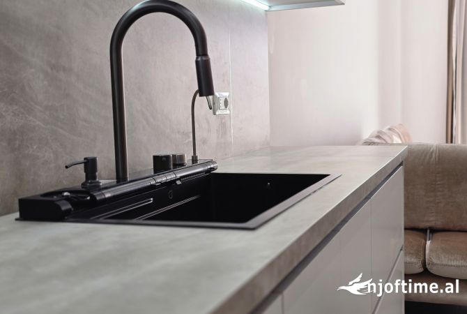 Shtepi me qera Apartament ne Tirane, 1+1, Mobilimi E mobiluar, Pagesa 900  Euro.