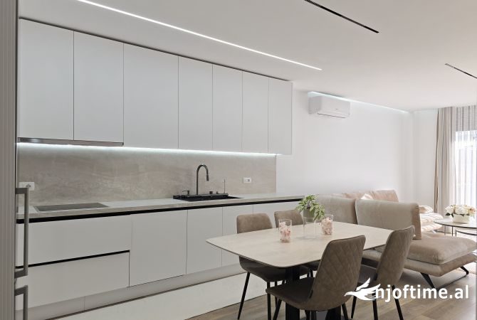 Shtepi me qera Apartament ne Tirane, 1+1, Mobilimi E mobiluar, Pagesa 900  Euro.