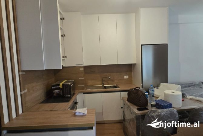 Shtepi me qera Apartament ne Tirane, 1+1, Mobilimi E mobiluar, Pagesa 450  Euro.