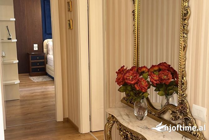 Shtepi ne shitje Apartament ne Tirane, 2+1, Mobilimi E mobiluar, Pagesa 230,000  Euro.