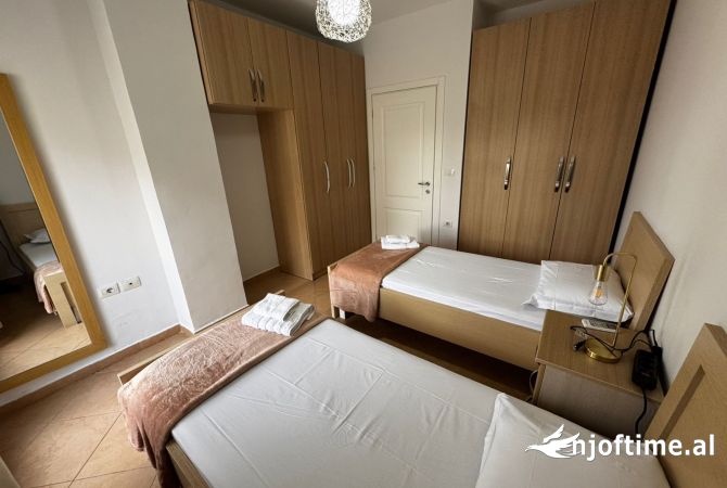 Shtepi me qera Apartament ne Tirane, 2+1, Mobilimi E mobiluar, Pagesa 1,000  Euro.