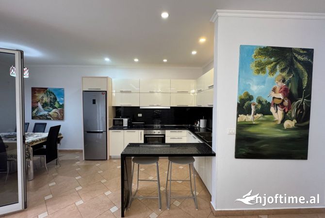 Shtepi me qera 2+1 ne Tirane - 1,000 Euro