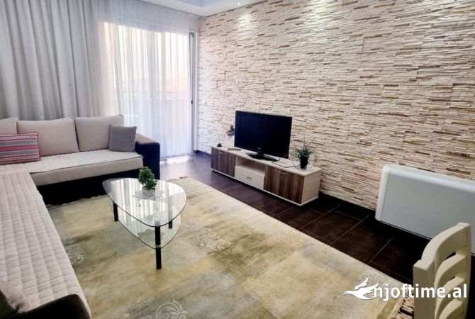 Shtepi me qera 2+1 ne Tirane - 65,000 Leke