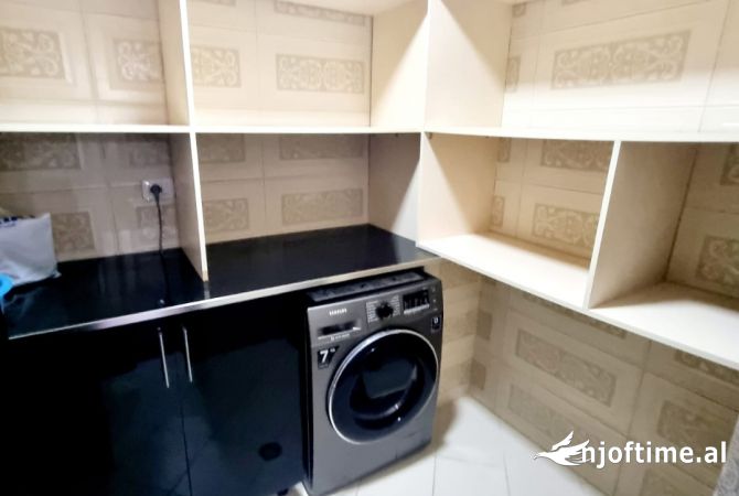 Shtepi me qera Apartament ne Tirane, 2+1, Mobilimi E mobiluar, Pagesa 65,000  Leke.