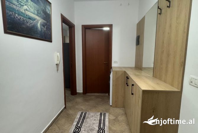 Shtepi me qera Apartament ne Tirane, 1+1, Mobilimi E mobiluar, Pagesa 500  Euro.