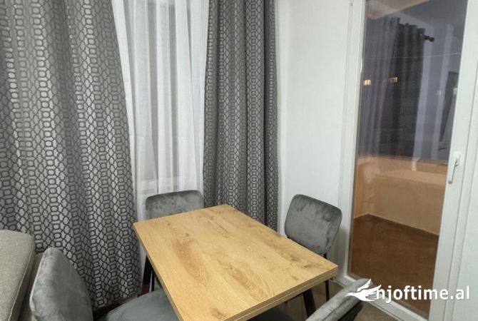Shtepi me qera Apartament ne Tirane, 1+1, Mobilimi E mobiluar, Pagesa 500  Euro.