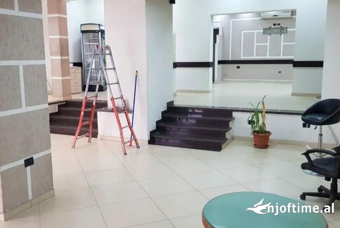 Ambient biznesi me qera 3+1 ne Tirane - 800 Euro