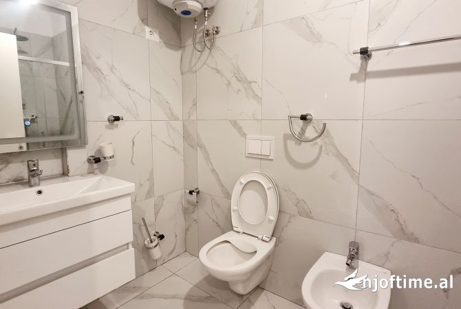 Shtepi ne shitje Apartament ne Tirane, 2+1, Mobilimi Bosh, pa mobiluar, Pagesa 287,500  Euro.