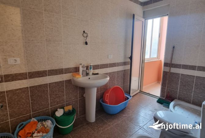 Shtepi ne shitje Apartament ne Durres, 3+1, Mobilimi Bosh, pa mobiluar, Pagesa 113,000  Euro.