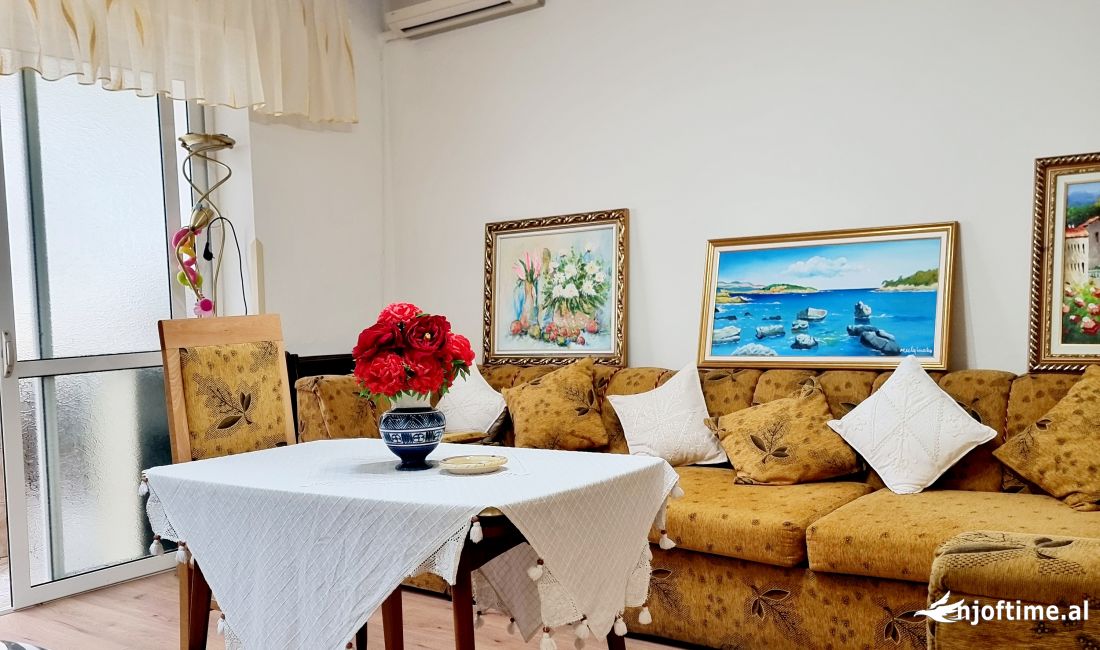 Shtepi me qera Apartament ne Tirane, 2+1, Mobilimi E mobiluar, Pagesa 600  Euro.