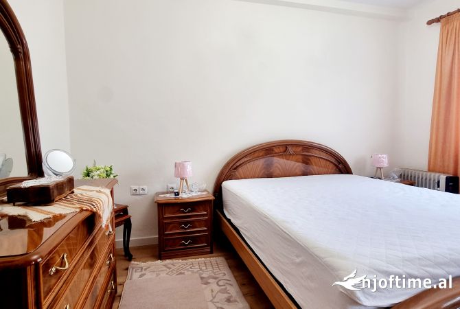 Shtepi me qera Apartament ne Tirane, 2+1, Mobilimi E mobiluar, Pagesa 600  Euro.