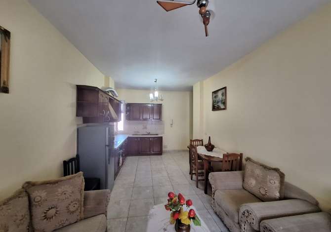 Shtepi me qera 2+1 ne Tirane - 450 Euro
