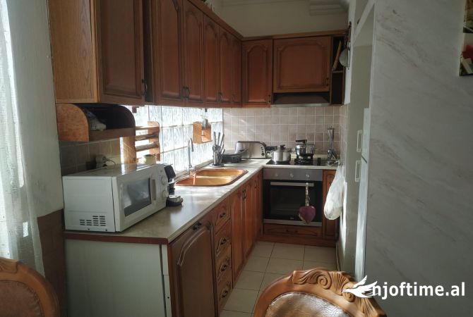 Shtepi ne shitje 2+1 ne Tirane - 180,000 Euro
