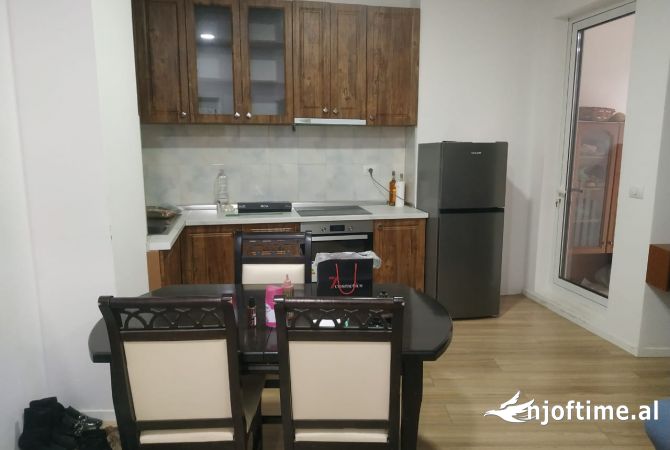 Shtepi me qera 1+1 ne Tirane - 450 Euro
