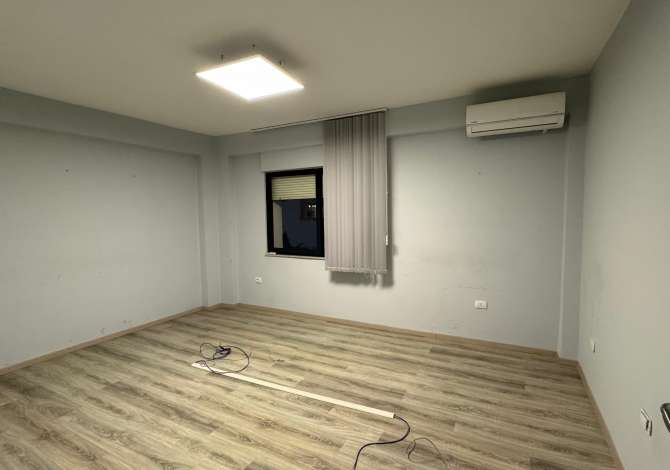 Ambient biznesi me qera 3+1 ne Tirane - 1,200 Euro