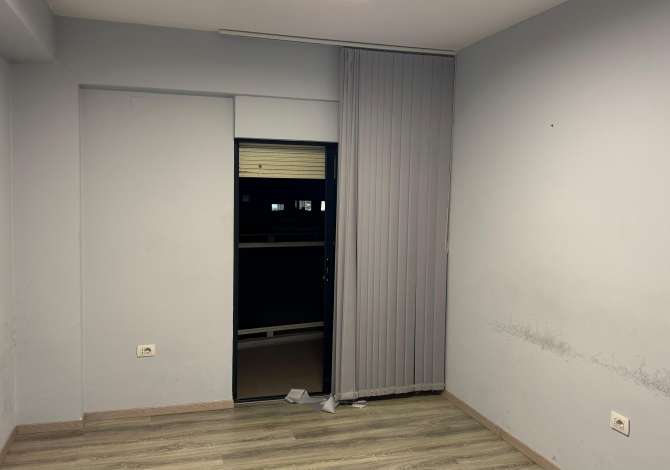 JEPET ZYRE ME QIRA NE ZONEN E BLLOKUT