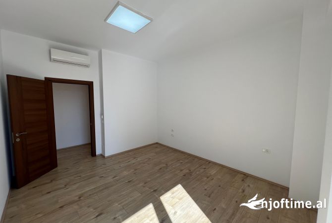 Ambient biznesi me qera 3+1 ne Tirane - 700 Euro