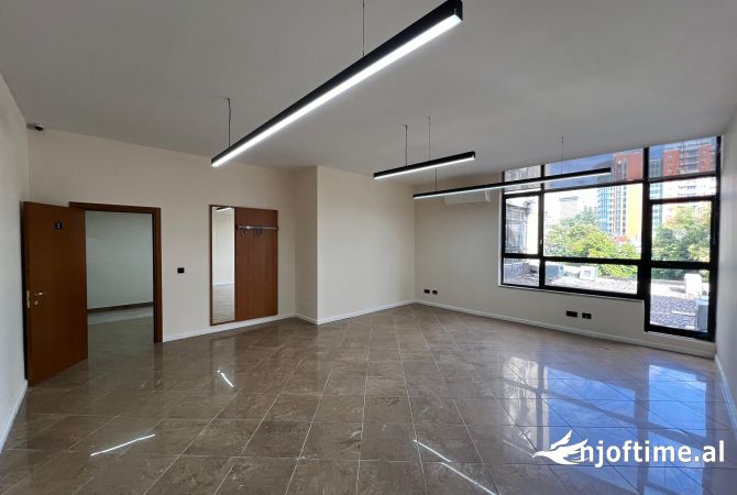 Ambient biznesi me qera 3+1 ne Tirane - 4,500 Euro