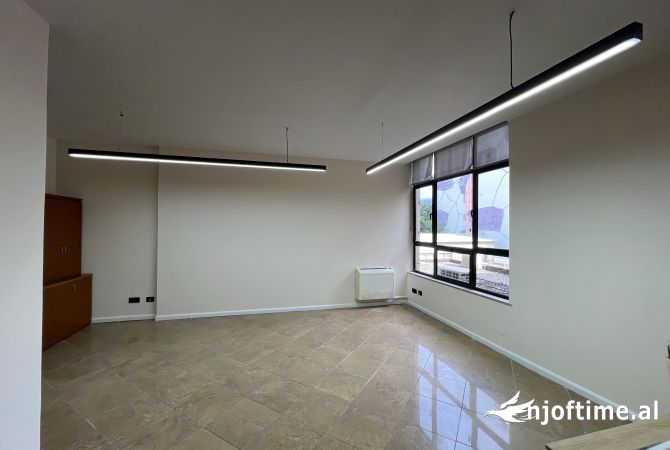 JEPEN ZYRA ME QIRA PRANE RTSH