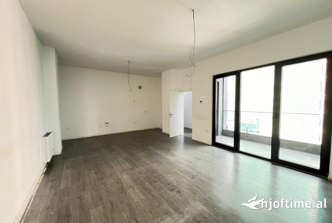 Ambient biznesi me qera 3+1 ne Tirane - 1,200 Euro
