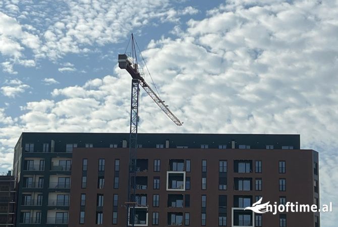 APARTAMENT 1+1+POST PARKIMI PER SHITJE TEK BULEVARDI RI