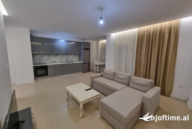 Shtepi me qera Apartament ne Tirane, 2+1, Mobilimi E mobiluar, Pagesa 649  Euro.