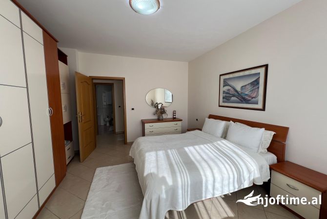 Shtepi me qera 2+1 ne Tirane - 1,190 Euro